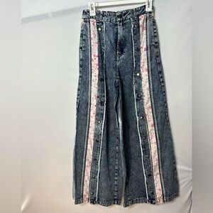 Women's Wide Leg Floral-Trim Denim Jeans - Black Wash